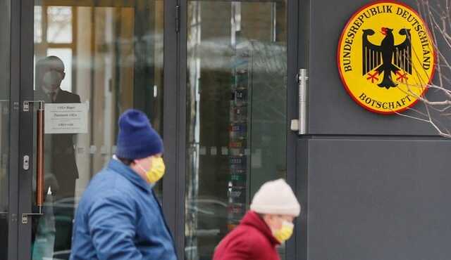 Германия переносит консульство из Днепра во Львов на фоне угрозы вторжения РФ