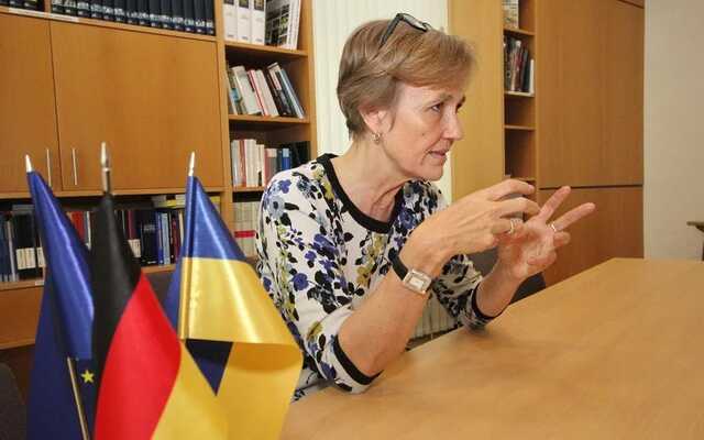 Посол Германии Фельдгузен остается в Киеве "с небольшой командой"