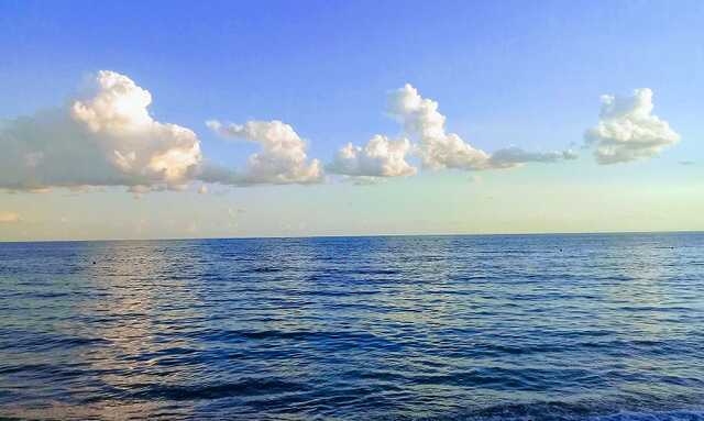 Украина советует авиакомпаниям избегать полетов над Черным морем