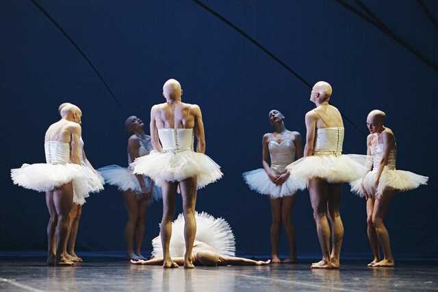 Петр, Павел и Путин: дождутся ли в России "Лебединое озеро"