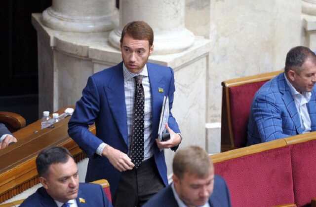 Пока все ждут войны, Абрамович «доит» Харьков