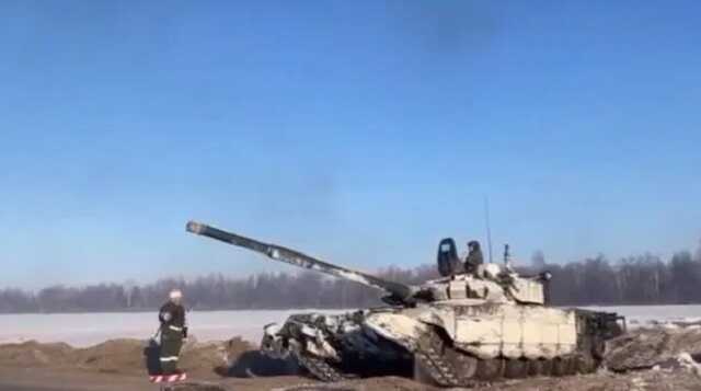 Минобороны России опубликовало видео отвода российских войск от границы с Украиной