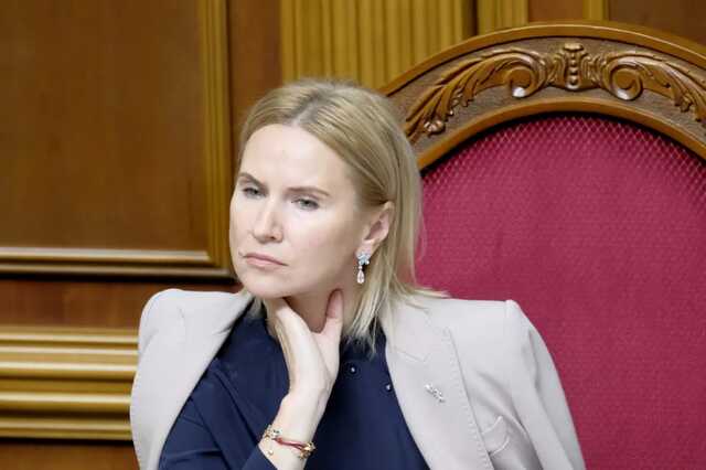 Необходимо жестко реагировать на невыплату обещанных властью повышенных зарплат медикам — вице-спикер Кондратюк