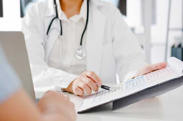 У Сарнах помер молодий хлопець: батьки звинувачують лікарів