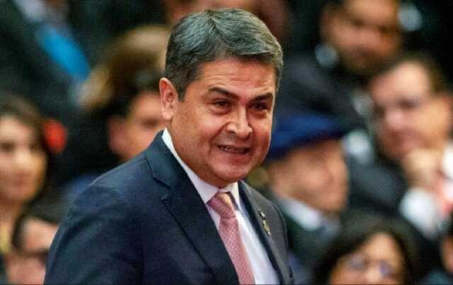 Полиция задержала экс-президента Гондураса по обвинению в торговле наркотиками