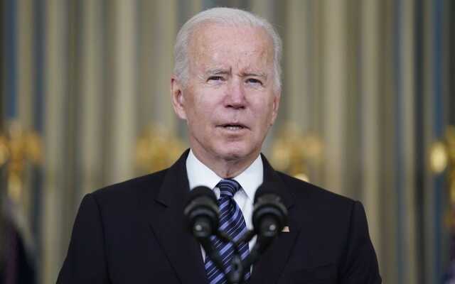 COVID-19 продолжает создавать значительный риск: Байден продлил режим ЧС в США