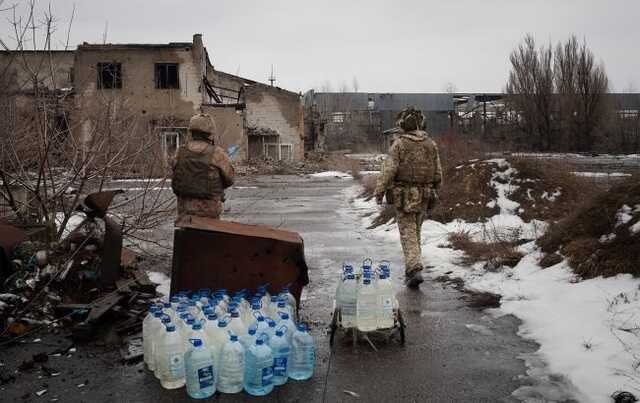 На Донбассе под обстрелами пострадали два спасателя ГСЧС