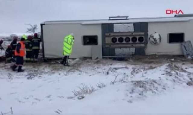 У Туреччині перекинувся автобус з туристами, шестеро загиблих