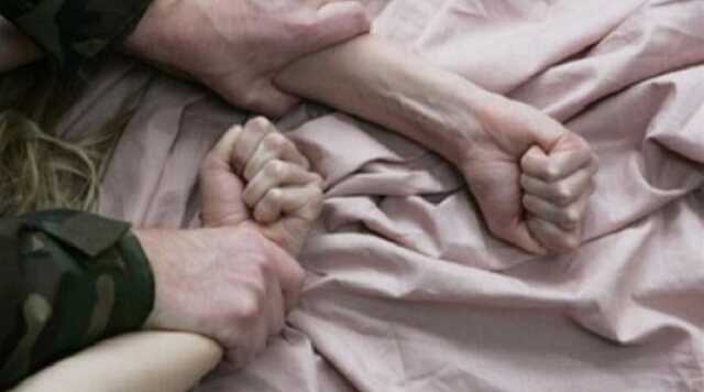 В Николаеве по подозрению в изнасиловании 16-летней девушки задержали военнослужащего и полицейского