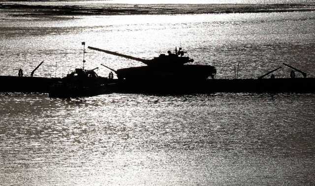 Вместе с продлением учений: в Беларуси вновь возвели понтонный мост через Припять