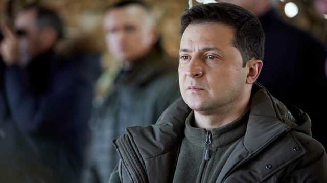 Зеленский призвал не паниковать: Нас атакуют не только бомбы, но и фейки