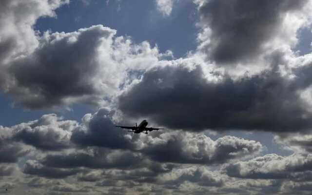 В Хмельницкой области объявили воздушную тревогу: Граждан просят последовать в укрытие