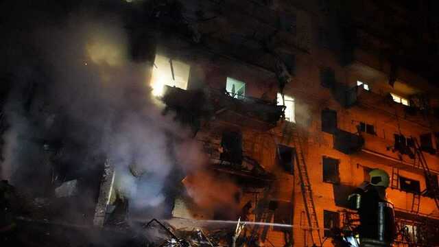 Нет ничего святого, – Минобороны об обстреле высотки в Киеве