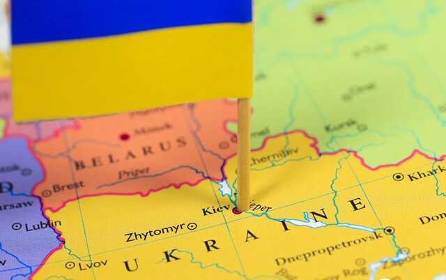 Все зависит от того, насколько украинский народ готов отстаивать свое право на существование