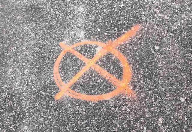 В соцсетях распространяются инструкции Укравтодора, как уничтожить вражеские отметки на дорогах