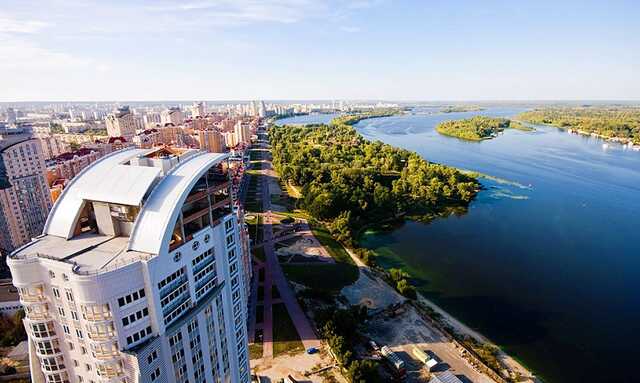 Жителей Оболонского района Киева просят не выходить на улицу