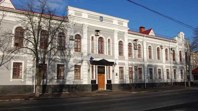 В здание СБУ в Чернигове попали 2 снаряда: произошел пожар