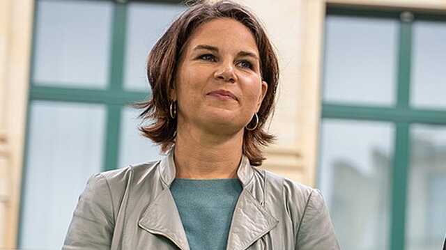 Бербок объяснила нежелание Германия отключать Россию от SWIFT гуманитарными интересами "бабушек"