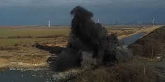 Россия взорвала дамбу, которая блокировала воду в оккупированный Крым