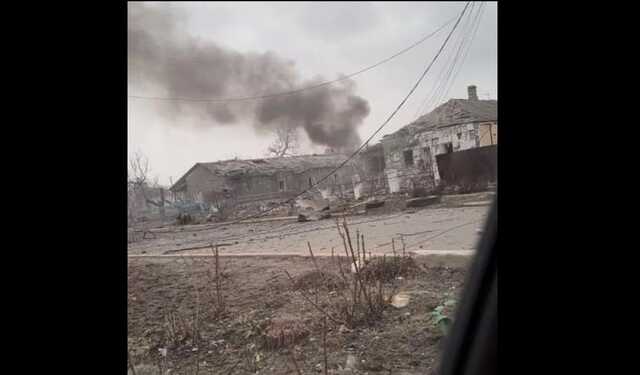 Россияне нанесли авиаудар по поселку возле Мариуполя: погибли три человека, есть раненые