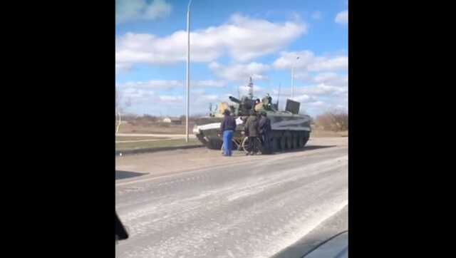 Оккупанты РФ бросили под Николаевом танк с 20-летним солдатом, его взяли в плен