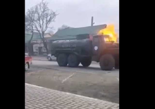 В Сумской области ’’коктейлем Молотова’’ подожгли бензовоз оккупантов из России