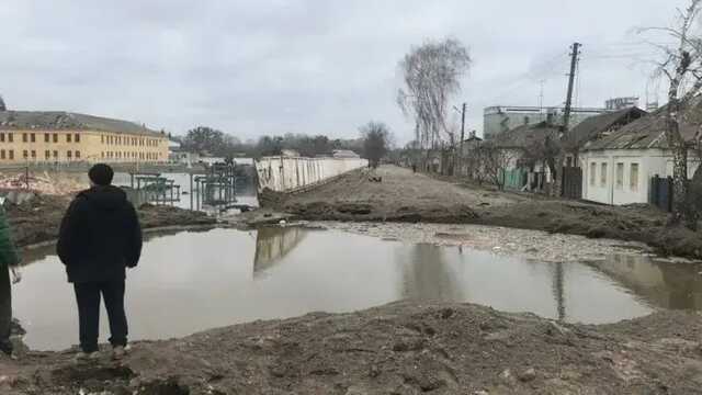 Оккупанты второй день бомбят Ахтырку вакуумными бомбами. Уничтожена воинская часть и нефтебаза