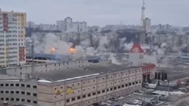 Из-за обстрела оккупантом Харькова люди оказались под завалами