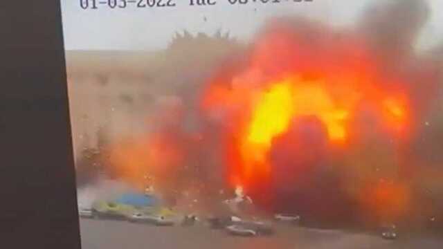 Несмотря на силу ракетного удара флаг Украины на Харьковской ОГА устоял