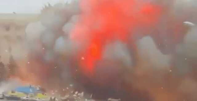 Удар по Харьковской ОГА: спасатели не могут добраться до завалов из-за обстрелов