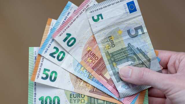 ЕС запретил вывозить наличные евро в Россию