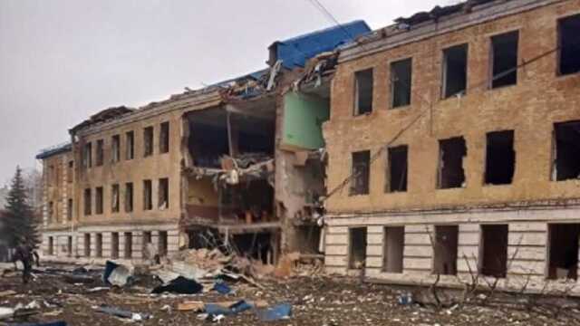 В больнице – пятеро: новые фото из обстрелянного оккупантами артучилища в Сумах