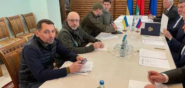 Есть три ключевых условия: Подоляк озвучил повестку переговоров с РФ