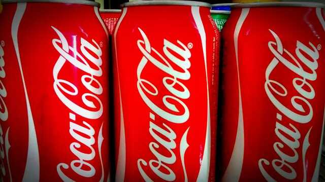 Coca-Cola не собирается прекращать работу в России