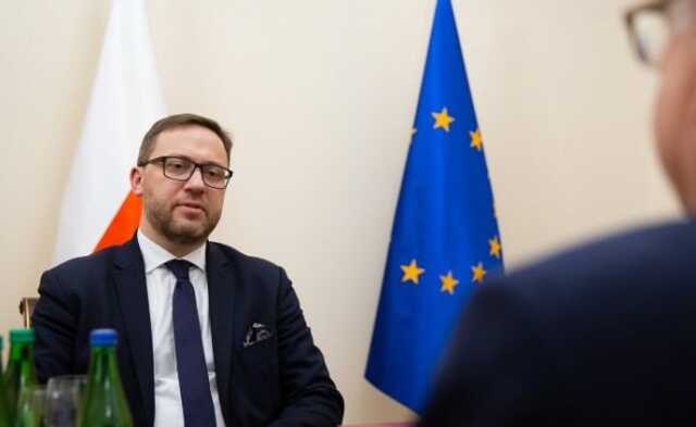 Посол Польши остается в Киеве