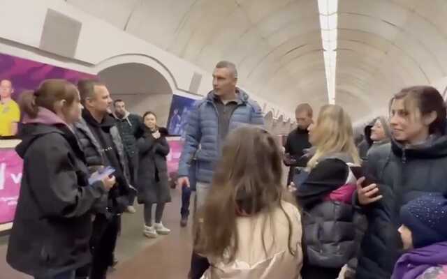 Ситуация сложная, но контролируемая, – Кличко посетил укрытие в метро