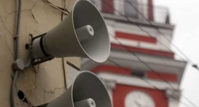 В Киеве воздушная тревога: всем срочно в укрытие