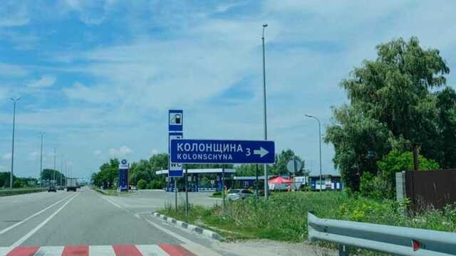 Россияне танками развалили кладбище и расстреляли местного под Киевом