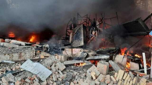 Ночью враг нанес авиаудар по Ирпеню: разрушены частные дома