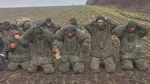 Украина организует лагеря для пленных из России с соблюдением Женевской конвенции, – Арестович