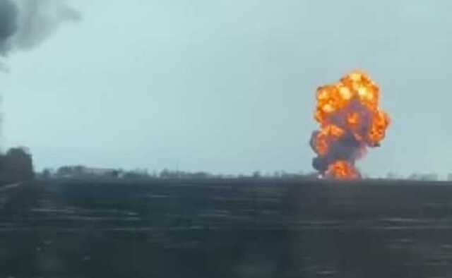 Пытаются уничтожить нашу авиацию, – Арестович об обстреле аэропорта под Винницей