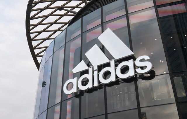 Adidas останавливает работу в России, но не выходит окончательно