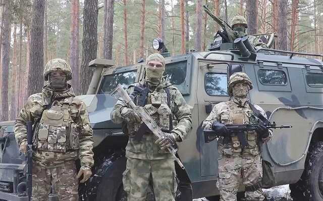 Российские оккупанты грабят людей и мародерят в селах на Черниговщине