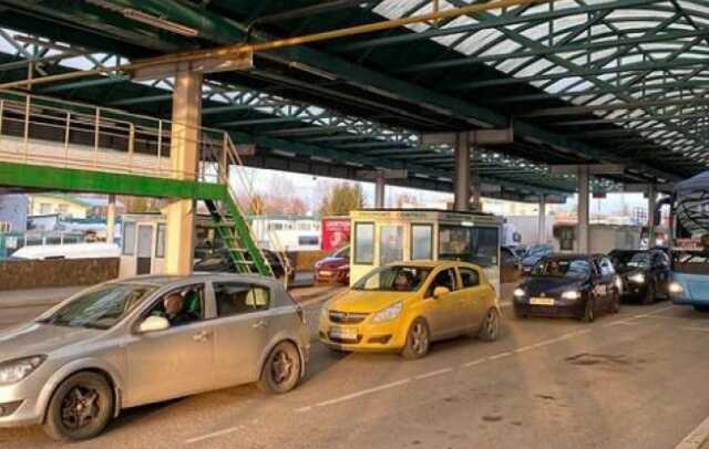 Украинским водителям упростили выезд за границу