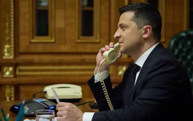 Зеленський провів телефонні перемовини із Макроном та Джонсоном: Маємо зупинити війну