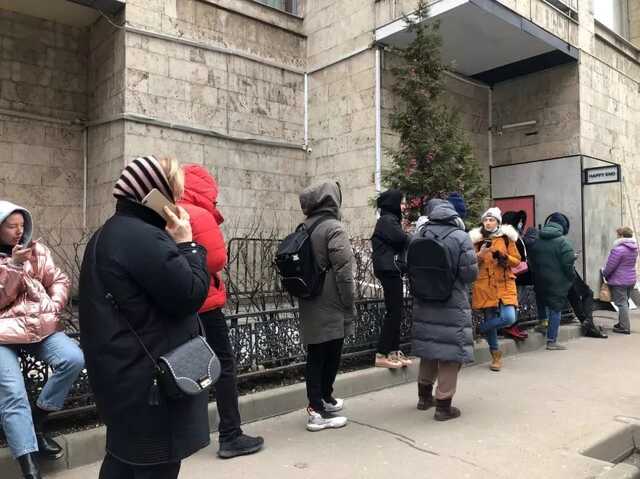 Россиян охватила валютная паника – в стране заканчиваются доллары