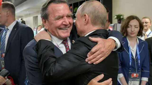 СМИ: Экс-канцлер Германии Шредер встретился с Путиным по просьбе Украины