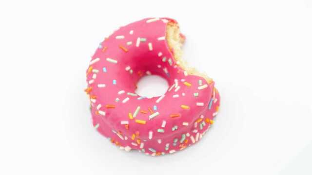 Dunkin’ Donuts остановила работу и инвестиции в России