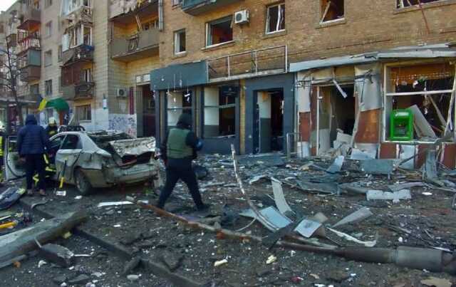 Падение обломков ракеты на Куреневке: погиб человек, еще 6 ранены