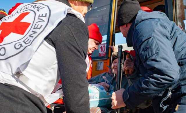 Эвакуация из Сум: первая колонна уже отправилась